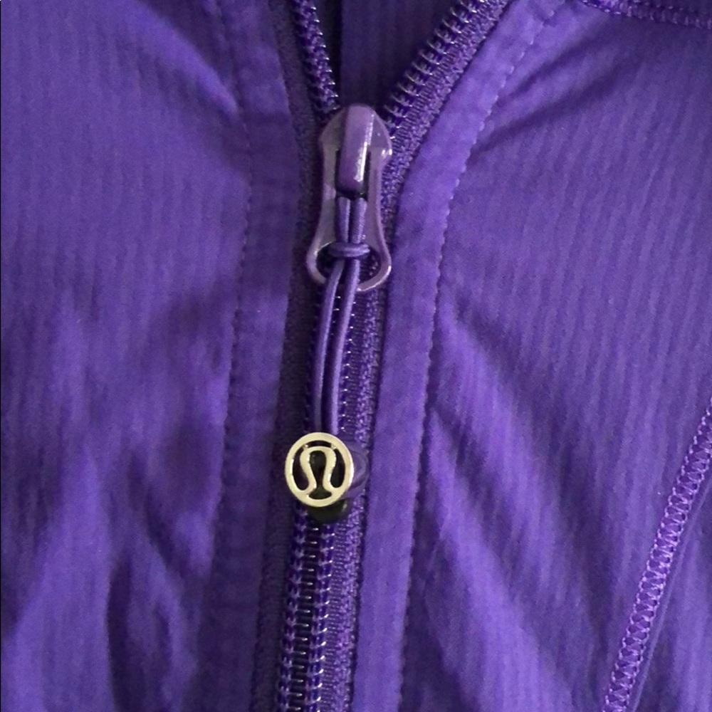 Lululemon lightweight purple jacket.size S. - Picture 2 of 4